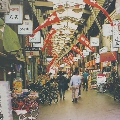 アーケード内のにぎわい